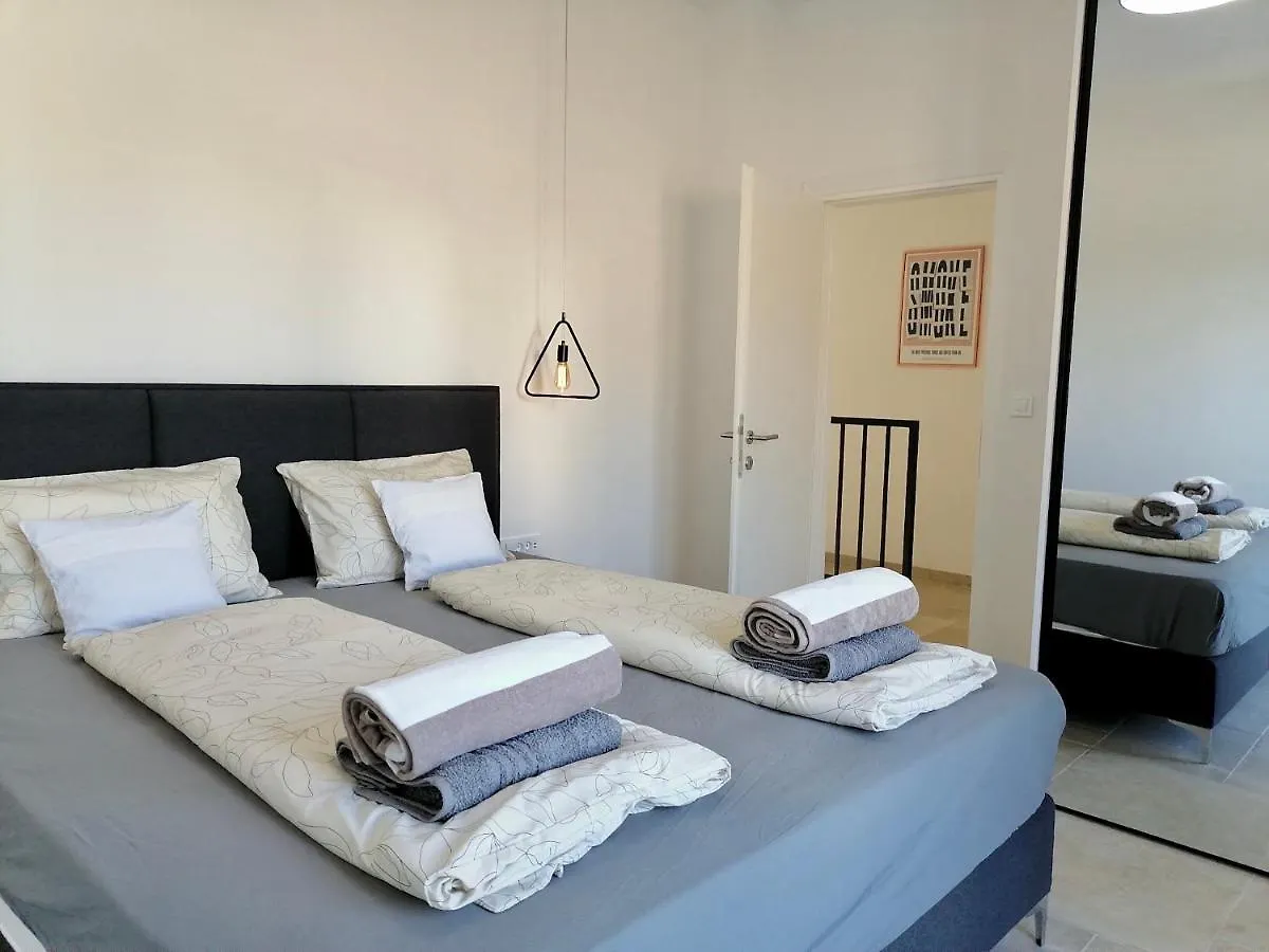 Apartment Villa Bora - Blue Flat Green Flat Slatine