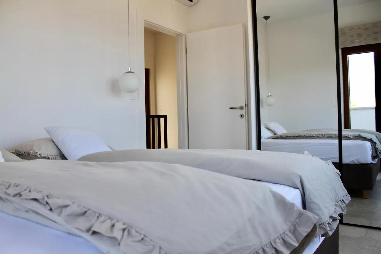 Villa Bora - Blue Flat Green Flat Slatine Apartment