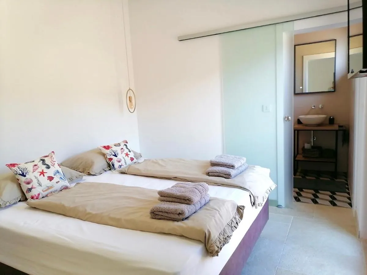 Apartment Villa Bora - Blue Flat Green Flat Slatine
